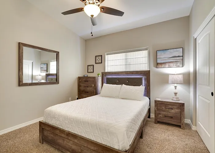 Patio & Grill: Family-friendly Havasu Ferienhaus *
