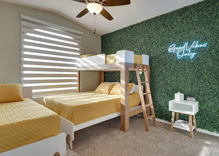Patio & Grill: Family-friendly Havasu Ferienhaus *