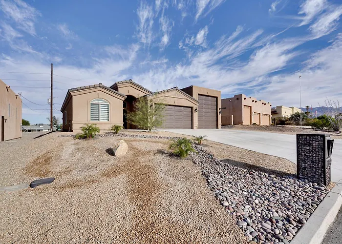 Patio & Grill: Family-friendly Havasu Ferienhaus *